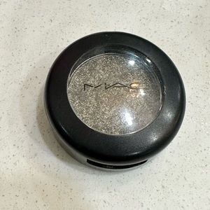MAC Cosmetics Eye Shadow Green Smoke Glittery Golden Metal Shade discontinued